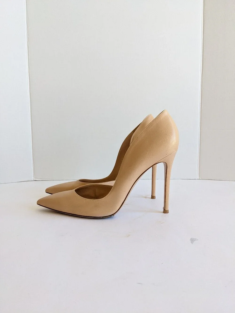 GIANVITO ROSSI NUDE  STILETTO POINTED TOE PUMPS HEELS 40.5